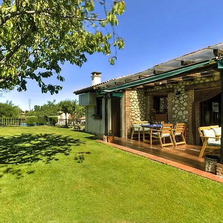 Country house Rurales El Canchal De La Gallina: Rustic Retreat With Jacuzzi & Heated Pool *