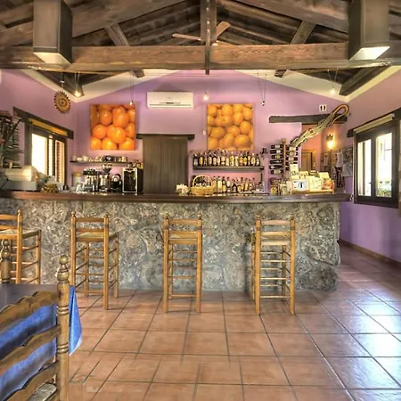Rurales El Canchal De La Gallina: Rustic Retreat With Jacuzzi & Heated Pool * Hervas