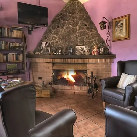 El Canchal De La Gallina -cafetería - Piscina De Agua Caliente Hasta 19 De Octubre -aparcamiento Gratis - Jacuzzi Casa rural Hervás