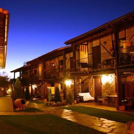 Casa rural El Canchal De La Gallina -cafetería - Piscina De Agua Caliente Hasta 19 De Octubre -aparcamiento Gratis - Jacuzzi