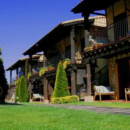 El Canchal De La Gallina -Cafeteria -Aparcamiento Gratis - Jacuzzi - Piscina De Agua Caliente Abierta Hasta El 12 De Octubre Country house Hervas