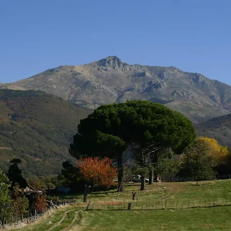 El Canchal De La Gallina -Cafeteria -Aparcamiento Gratis - Jacuzzi - Piscina De Agua Caliente Abierta Hasta El 12 De Octubre Country house Hervas