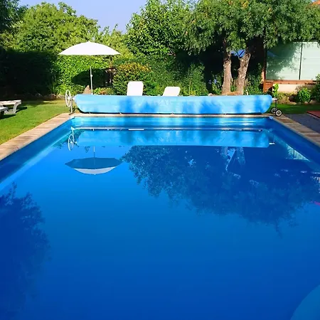 El Canchal De La Gallina -Cafeteria -Aparcamiento Gratis - Jacuzzi - Piscina De Agua Caliente Abierta Hasta El 12 De Octubre