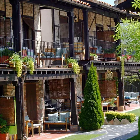 El Canchal De La Gallina -Cafeteria -Aparcamiento Gratis - Jacuzzi - Piscina De Agua Caliente Abierta Hasta El 12 De Octubre Country house *