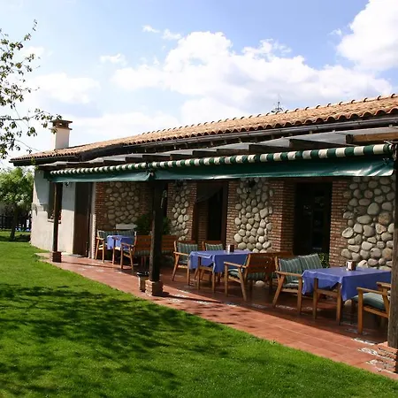 El Canchal De La Gallina -cafeteria -aparcamiento Gratis - Jacuzzi - Piscina De Agua Caliente Abierta Hasta El 12 De Octubre Landsted Hervás