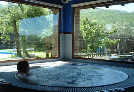 Rurales El Canchal De La Gallina: Rustic Retreat With Jacuzzi & Heated Pool * Hervas