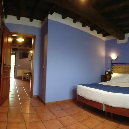 Rurales El Canchal De La Gallina: Rustic Retreat With Jacuzzi & Heated Pool Country house Hervas