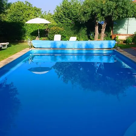 El Canchal De La Gallina -Cafeteria -Aparcamiento Gratis - Jacuzzi - Piscina De Agua Caliente Abierta Hasta El 12 De Octubre Hervas