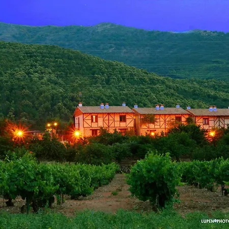 Rurales El Canchal De La Gallina: Rustic Retreat With Jacuzzi & Heated Pool *