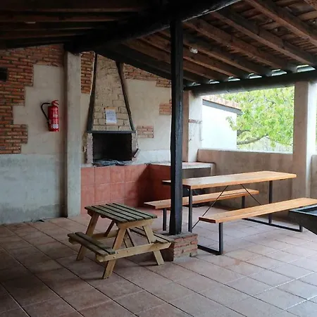 Country house Rurales El Canchal De La Gallina: Rustic Retreat With Jacuzzi & Heated Pool