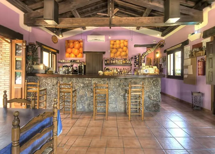 Rurales El Canchal De La Gallina: Rustic Retreat With Jacuzzi & Heated Pool * Hervás