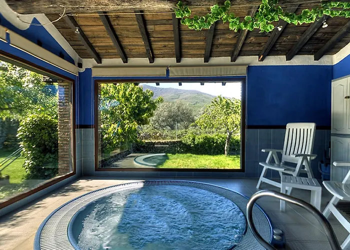 El Canchal De La Gallina -cafetería - Piscina De Agua Caliente Hasta 19 De Octubre -aparcamiento Gratis - Jacuzzi * Hervás