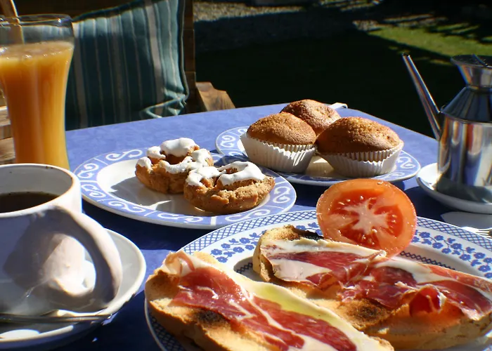 Rurales El Canchal De La Gallina: Rustic Retreat With Jacuzzi & Heated Pool Séjour à la campagne Hervás