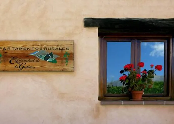 Séjour à la campagne Rurales El Canchal De La Gallina: Rustic Retreat With Jacuzzi & Heated Pool