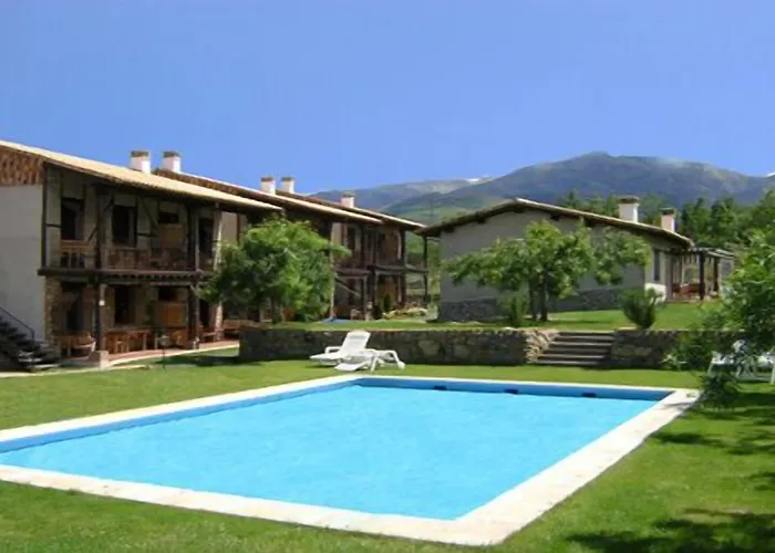 Rurales El Canchal De La Gallina: Rustic Retreat With Jacuzzi & Heated Pool * Hervás
