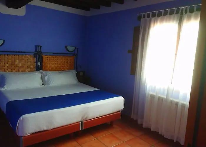 El Canchal De La Gallina -cafeteria -aparcamiento Gratis - Jacuzzi - Piscina De Agua Caliente Abierta Desde El 28 De Marzo * Хервас