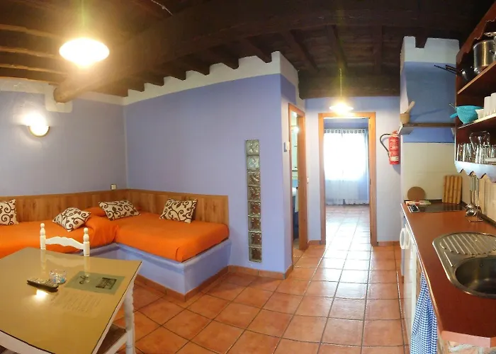 El Canchal De La Gallina -cafeteria -aparcamiento Gratis - Jacuzzi - Piscina De Agua Caliente Abierta Desde El 28 De Marzo * Хервас