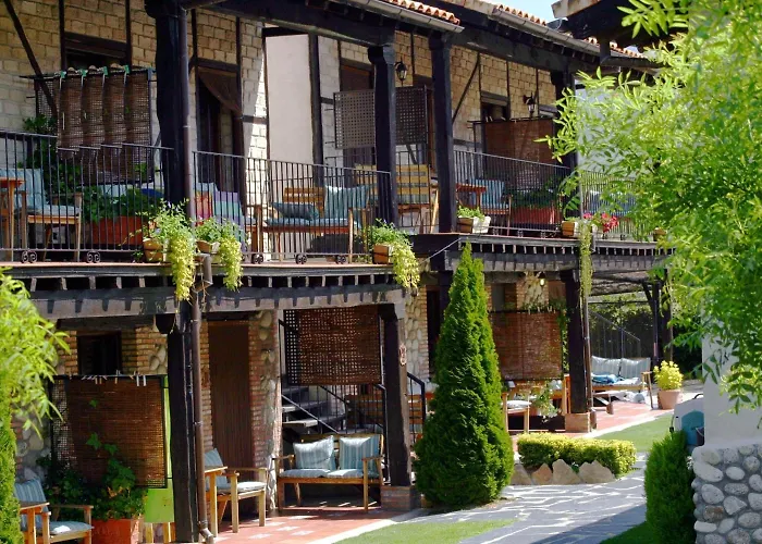 El Canchal De La Gallina -cafeteria -aparcamiento Gratis - Jacuzzi - Piscina De Agua Caliente Abierta Desde El 28 De Marzo Lantställe *