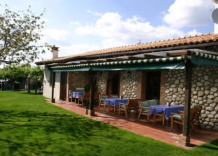 El Canchal De La Gallina -cafetería - Piscina De Agua Caliente Hasta 19 De Octubre -aparcamiento Gratis - Jacuzzi Casa de Campo Hervás